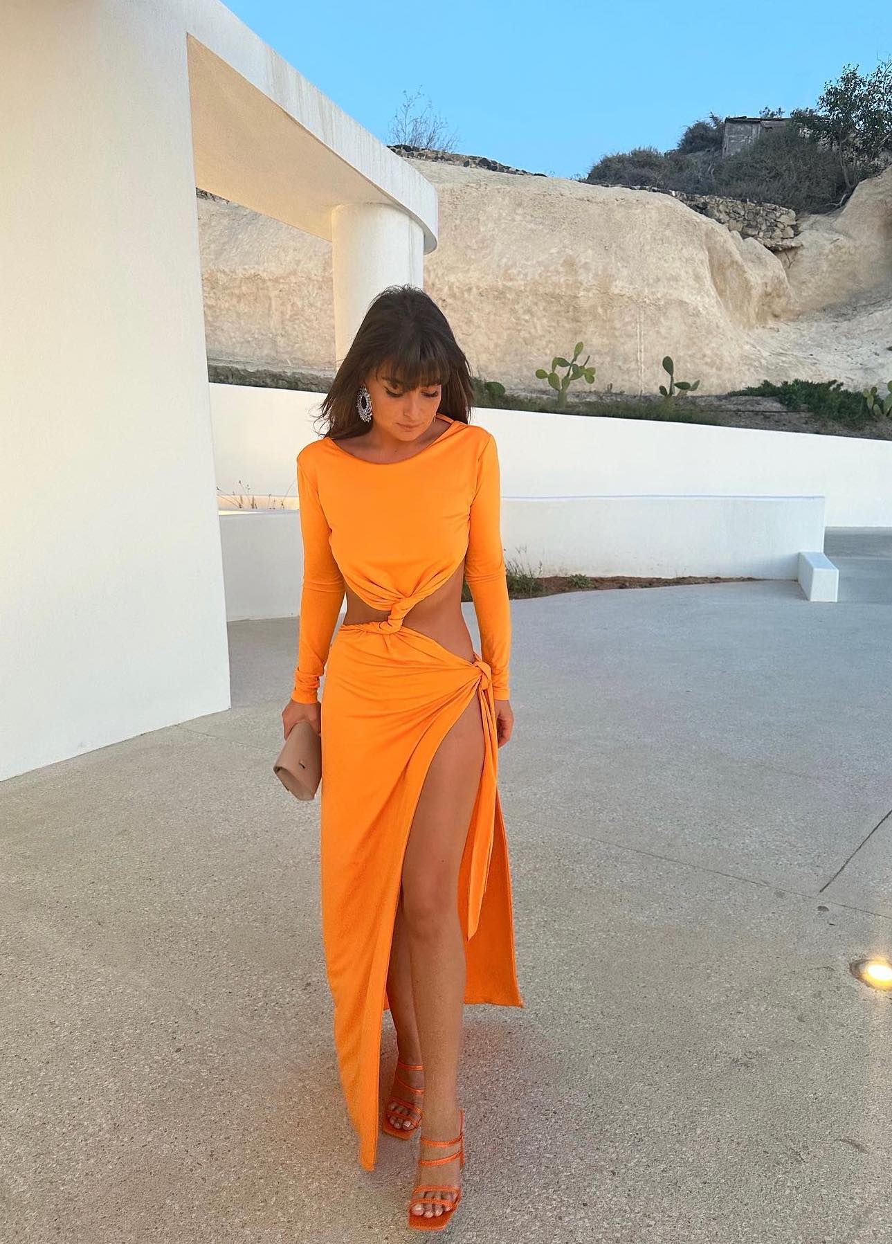 8 Best Shoe Colors To Wear With An Orange Dress